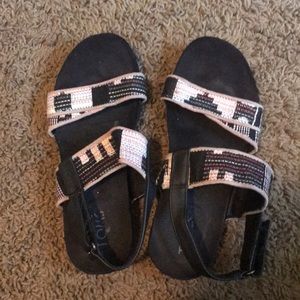 Toms Tierra sandals